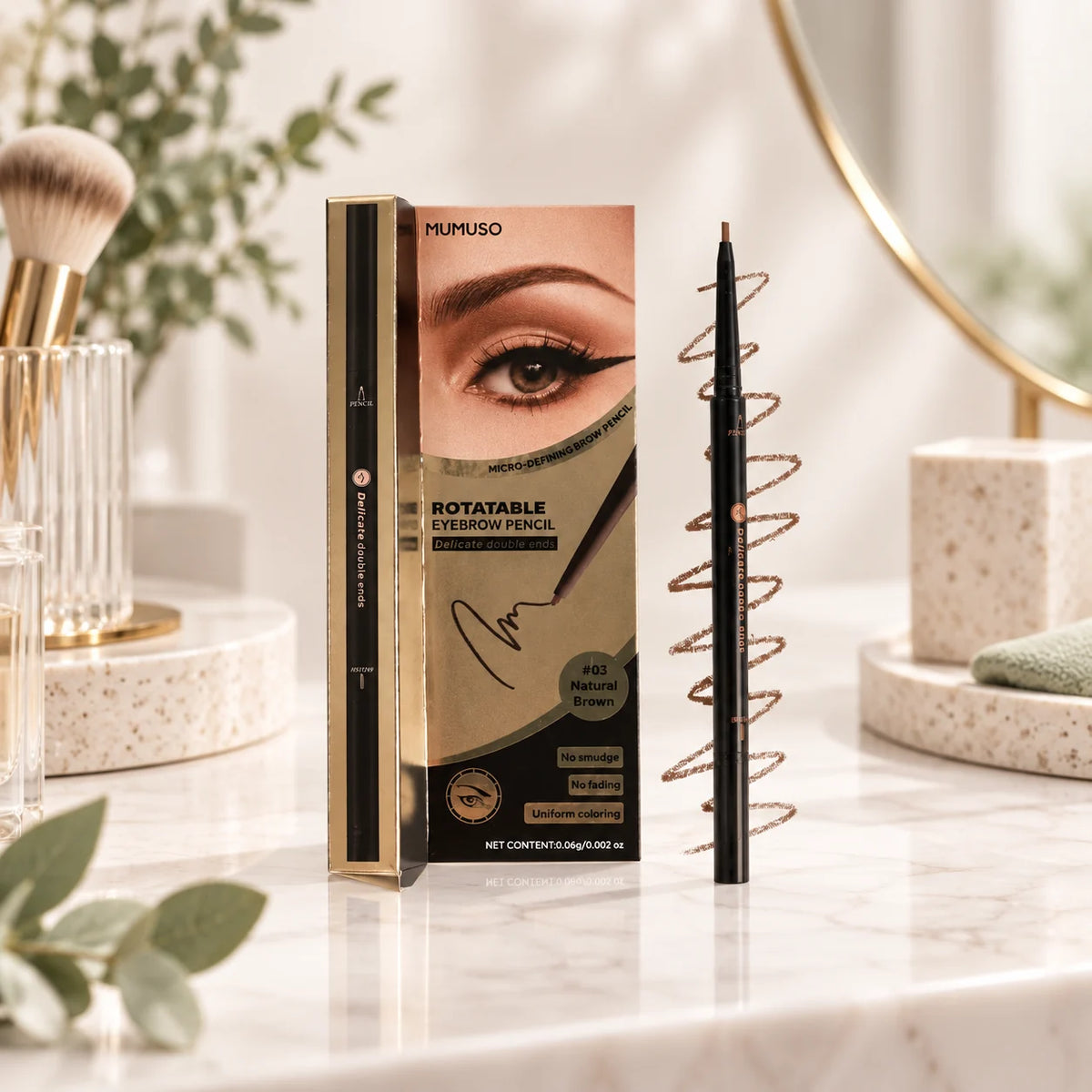 Drehbarer Augenbrauenstift in einer hellen Beauty Szene