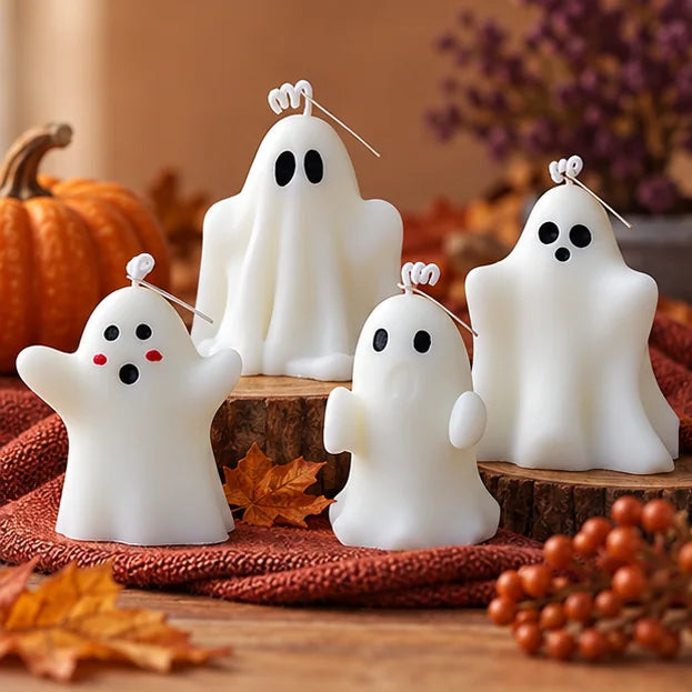 Vier Halloween Duftkerzen in niedlichen Geist Designs