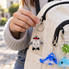 Kristall Schlüsselanhänger an einem Rucksack getragen