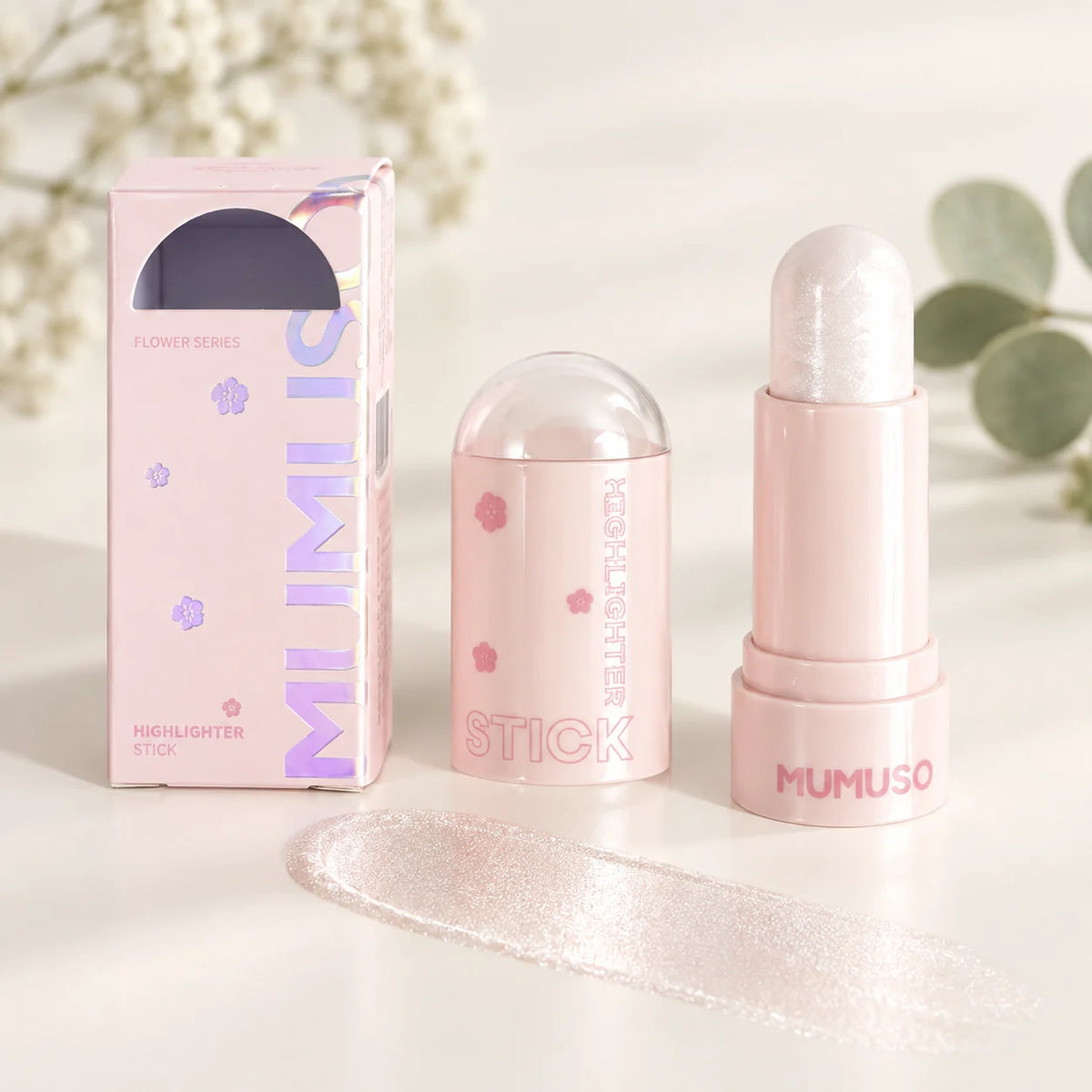 Detailansicht des perlmuttrosa Highlighter Sticks