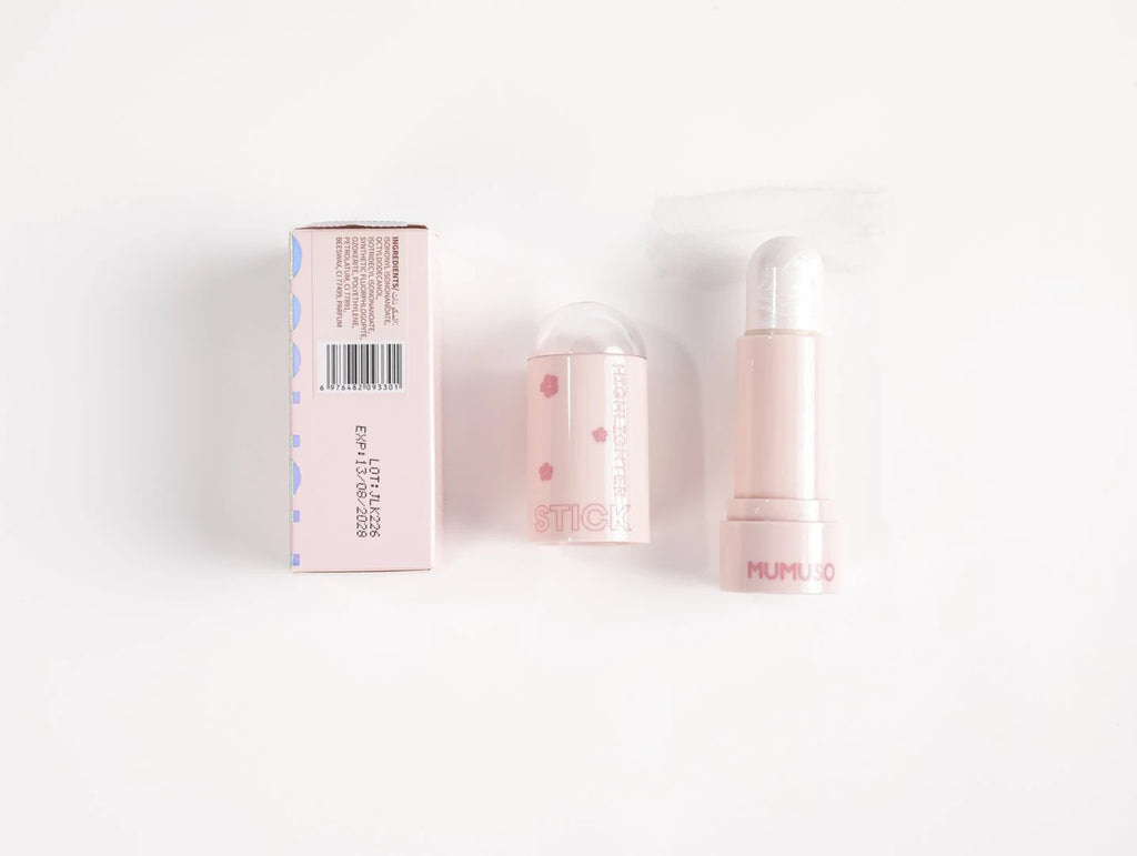 Detailansicht des Highlighter Sticks im Farbton 03 Perlmuttrosa