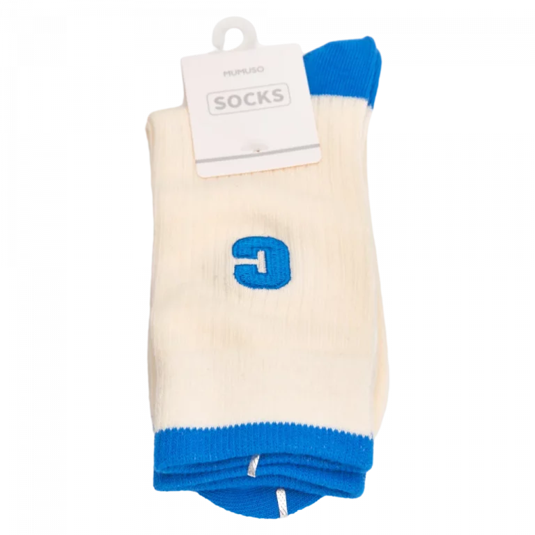 MUMUSO Damen Crew Socken aus Baumwollmischung mit gesticktem C, weiß mit blauem Abschluss – bequeme Socken für Damen.