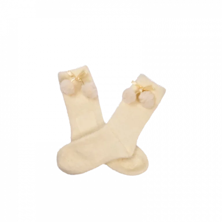 MUMUSO Damensocken mit Schleife und Pompons (Weiß) – weiche Kuschelsocken, ideal für warme Füße im Winter.