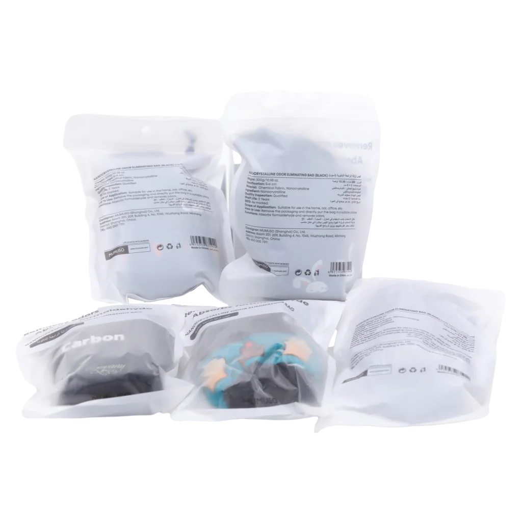 mumuso_geruchsneutralisierender_beutel_kunstfaserstoff_nano-mineral_301g_schwarz_2.webp MUMUSO Geruchsneutralisierender Beutel für den Haushalt, Kunstfaserstoff und Nano-Mineral, 301 g, ideal als Lufterfrischer.