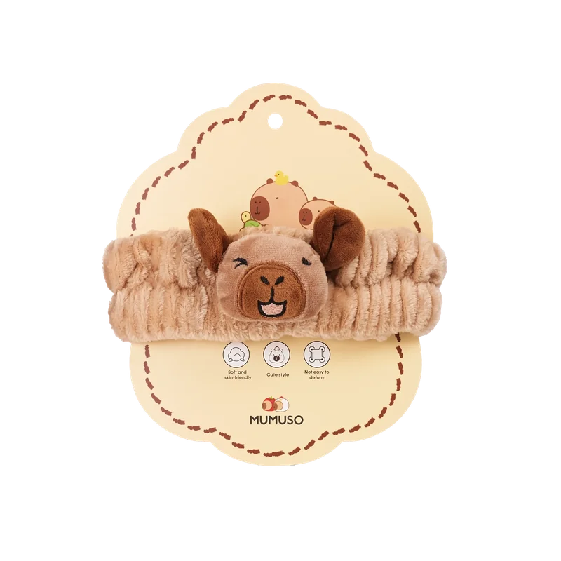 mumuso_haarband_braun_capybara.webp MUMUSO Haarband mit Capybara, weich und braun – praktisches Stirnband für Gesichtspflege und tägliche Schönheitsroutine.