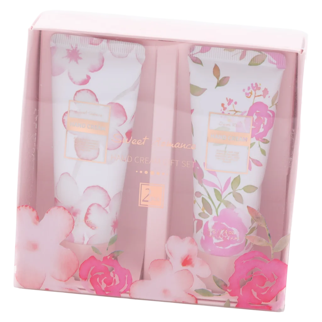 mumuso_handcreme_geschenkset_2x40g_rosa_rose_sakura.webp MUMUSO Handcreme Geschenkset mit Rosen- und Sakura-Print, 2×40 g (Rosa/Weiß) – pflegende Handpflege für trockene Hände.