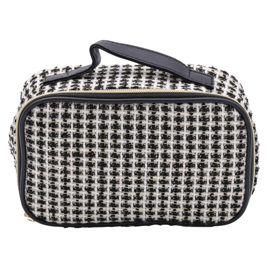 mumuso_kosmetiktasche_jacquard_haehnentritt_stoff_schwarz_weiss_3.webp MUMUSO Kosmetiktasche aus Jacquard-Gewebe (schwarz/weiß), praktische Make-up Tasche mit Hahnentritt-Muster für unterwegs.