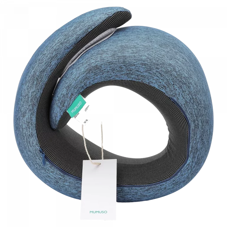 MUMUSO Nackenkissen in U-Form aus Memory Foam, ergonomisch und blau – bequemes Memory Foam Kissen für unterwegs.