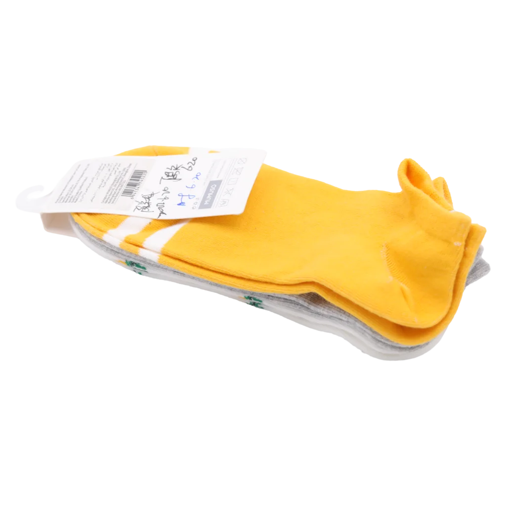 mumuso_sneakersocken_baumwollmischung_gelb_ananas.webp MUMUSO Sneakersocken Damen aus Baumwollmischung (Gelb) mit Ananas – bequeme Damensocken für Alltag und Freizeit.