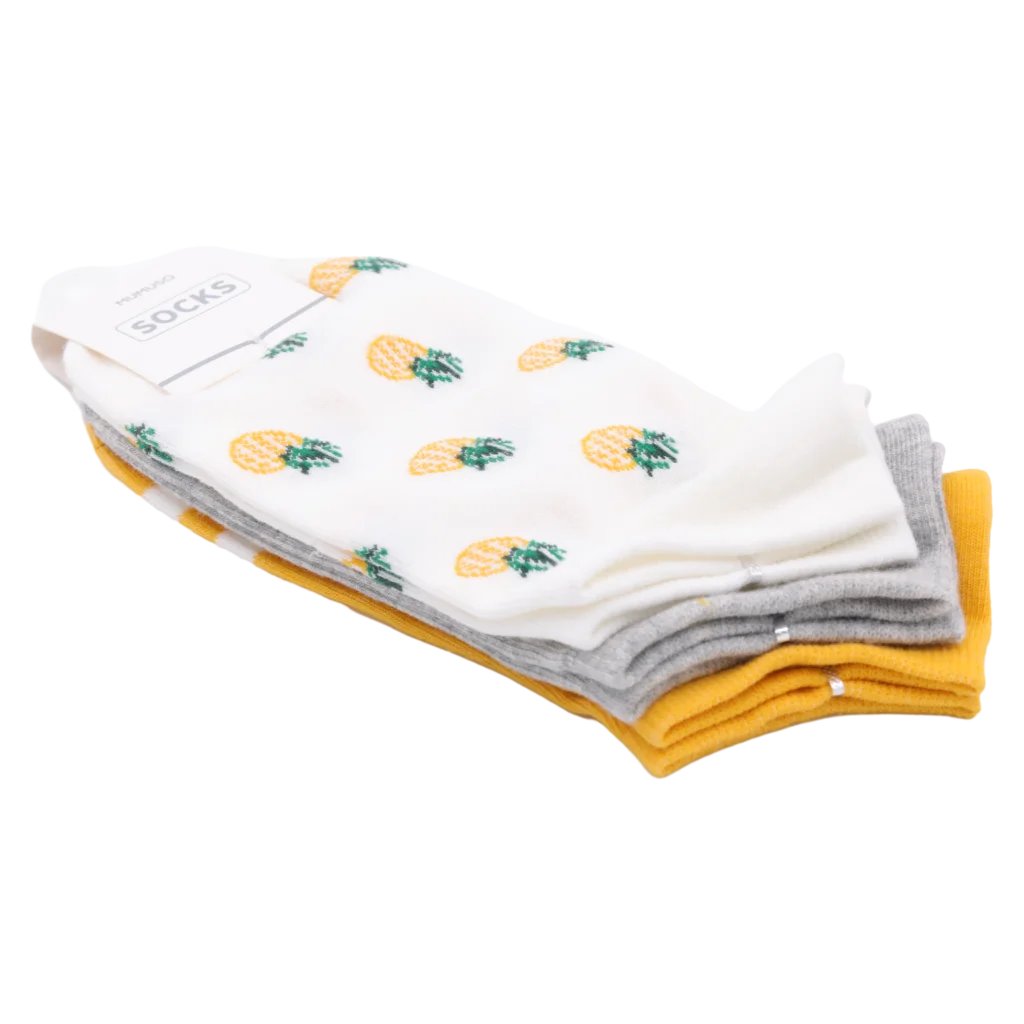 mumuso_sneakersocken_baumwollmischung_gelb_ananas_2.webp MUMUSO Sneakersocken Damen aus Baumwollmischung (Gelb) mit Ananas – bequeme Damensocken für Alltag und Freizeit.