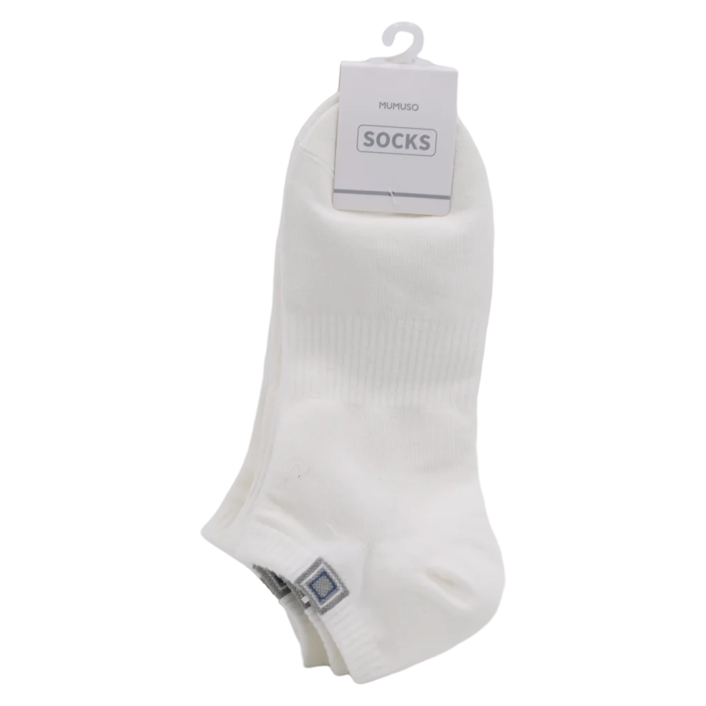 mumuso_sneakersocken_herren_label_weiss_3er-pack_3.webp MUMUSO Sneakersocken Herren im 3er-Pack, weiße Low-cut Socken mit eckigem Label, ideal für Alltag und Freizeit.