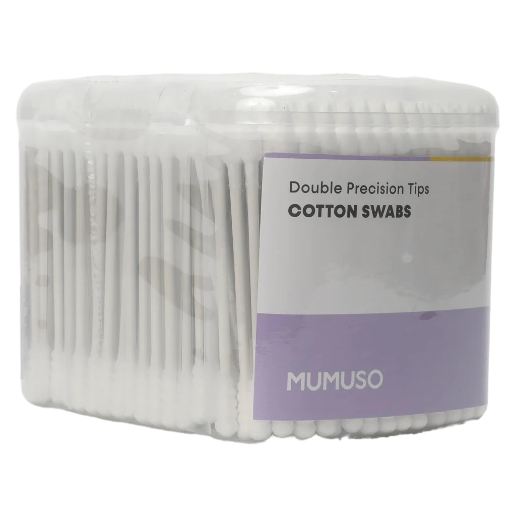 mumuso_wattestaebchen_400st_doppelseitig_spiral_spitze_weiss.webp MUMUSO Wattestäbchen doppelseitig, 400 Stück (Weiß) mit Spiral- und Spitzenseite – ideal zur Make-up-Entfernung und Gesichtspflege.