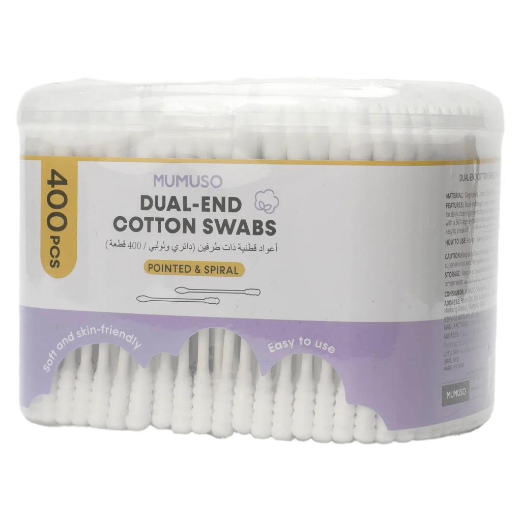 mumuso_wattestaebchen_400st_doppelseitig_spiral_spitze_weiss_2.webp MUMUSO Wattestäbchen doppelseitig, 400 Stück (Weiß) mit Spiral- und Spitzenseite – ideal zur Make-up-Entfernung und Gesichtspflege.
