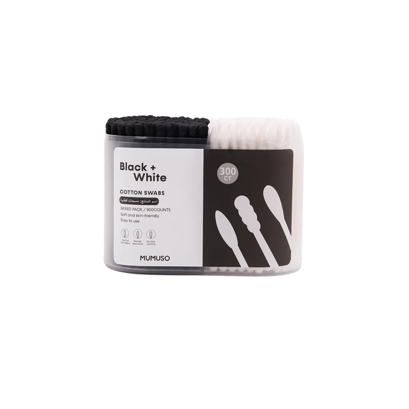 mumuso_wattestaebchen_papierstiel_300st_schwarz_weiss_3.webp MUMUSO Wattestäbchen mit Papierstiel, 300 Stück – praktische Kosmetik Wattestäbchen in Schwarz und Weiß für die tägliche Hygiene.