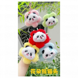 MUMUSO Schlüsselanhänger aus Plüsch mit Panda-Motiv, ideal für Kinder und als trendiges Zubehör.