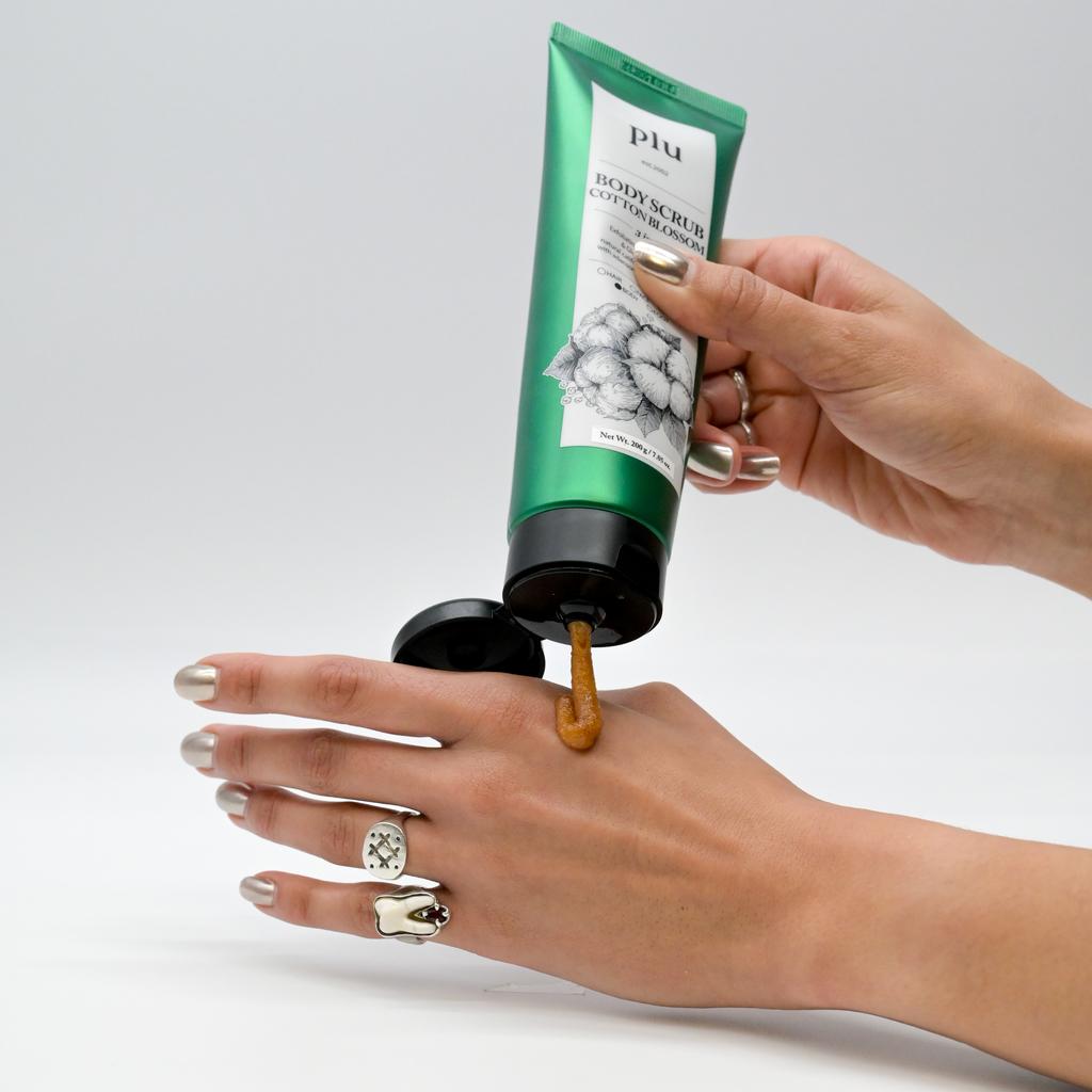 8809237071843-0 Cotton Blossom exfoliating body scrub, 200 ml, plu