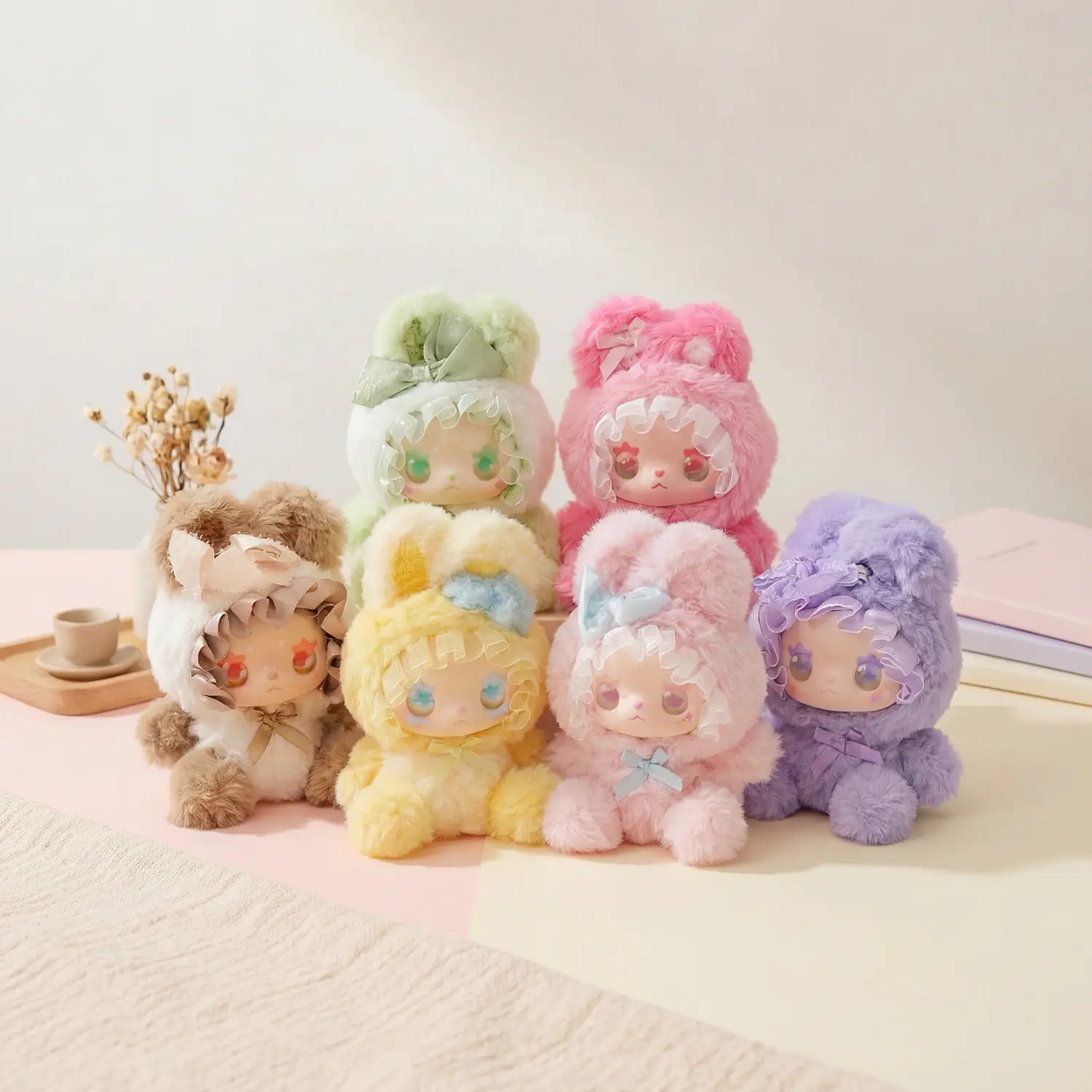 Lovely Emma Blind Box Lovely Emma Blind Box der Bunny Alliance Serie Plüschtiere mit goldenem Anhänger zum Sammeln und als Geschenkidee